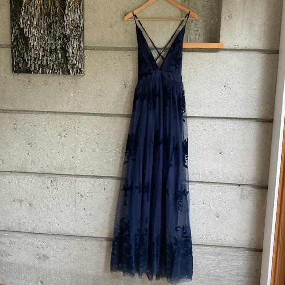 Simon’s Flocked Velvet Dress - Picture 7 of 11